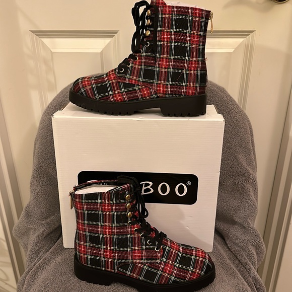 NIB Red Plaid Combat Boots - Picture 3 of 6